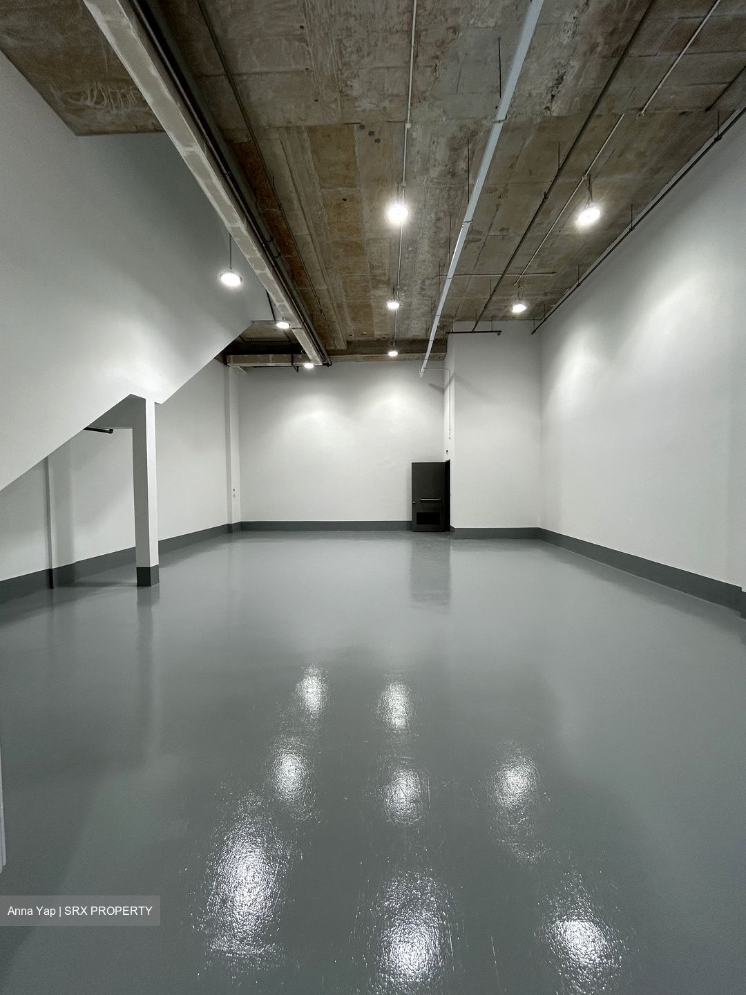 Gambas Crescent (D27), Retail #603747811